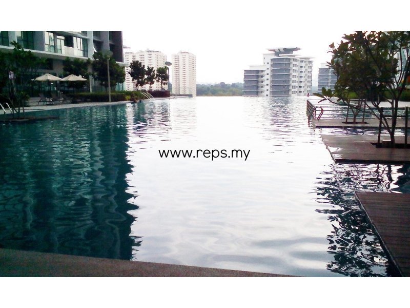 Beautiful and large swimming pool. nice view at Bukit Jalil